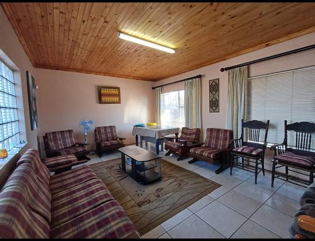 4 BEDROOM HOUSE FOR SALE IN VANDERBIJLPARK SE 3